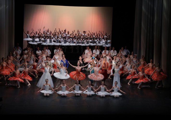 Održan „Svečani defile“ Baleta Narodnog pozorišta i Baletske škole „Lujo Davičo“