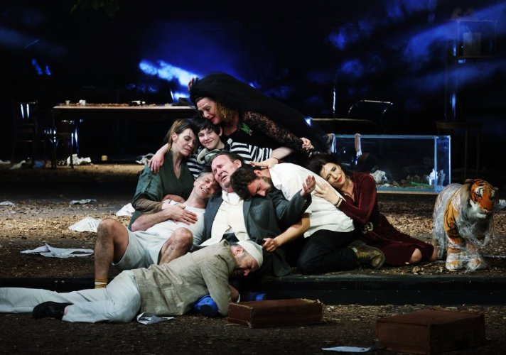 Отказано извођење представе „Урнебесна трагедија“