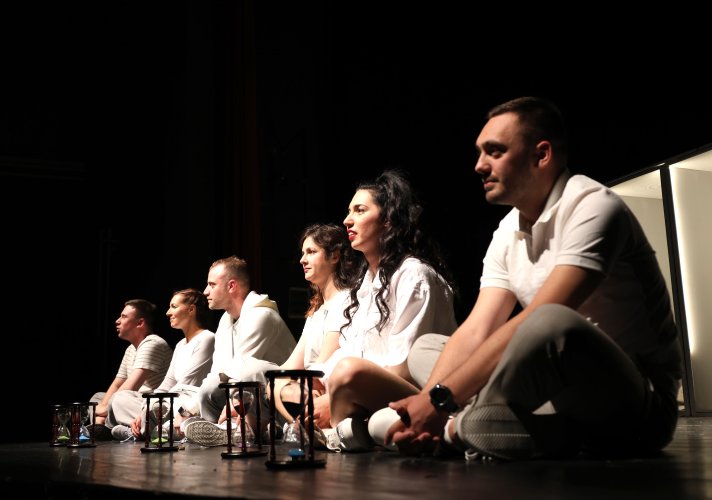 Народно позориште у Приштини гостује на Сцени „Раша Плаовић“ са представом „То смо ми“