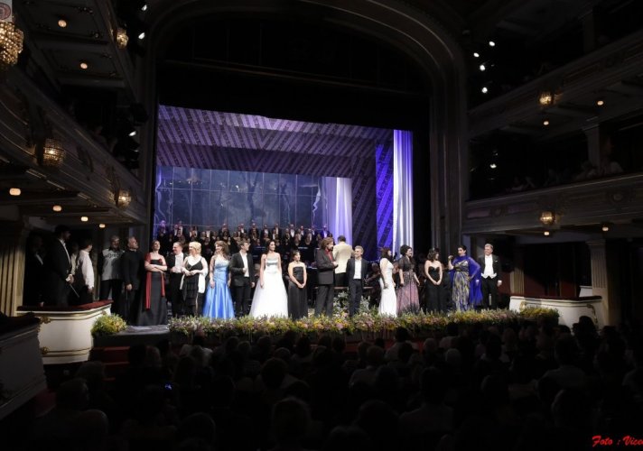 Tradicionalnim operskim gala koncertom završena 148. sezona Narodnog pozorišta u Beogradu