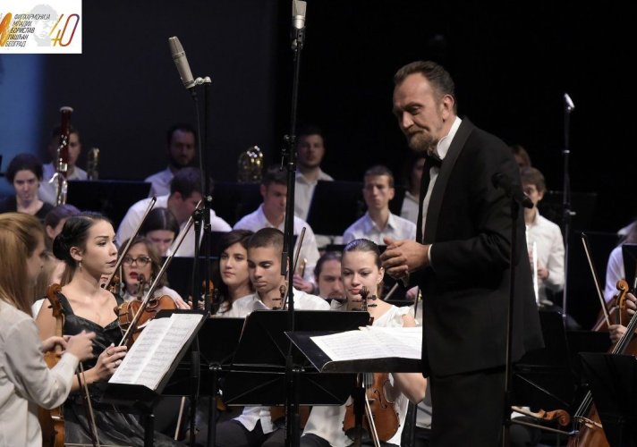 Umetnički rukovodilac Filharmonije mladih „Borislav Pašćan“ Đorđe Pavlović čestitao Dejanu Saviću Vukovu nagradu