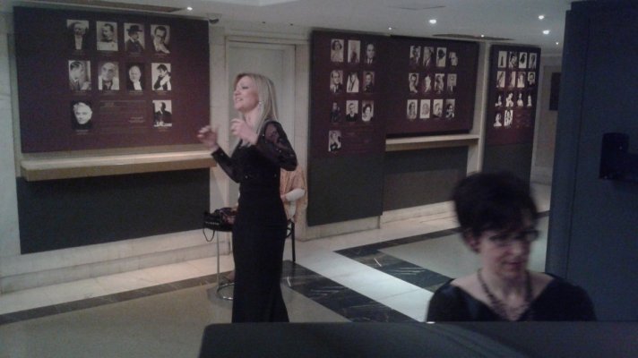 Памелa Киш Игњатов одржала концерт у Музеју Народног позоришта, у част Меланије Бугариновић