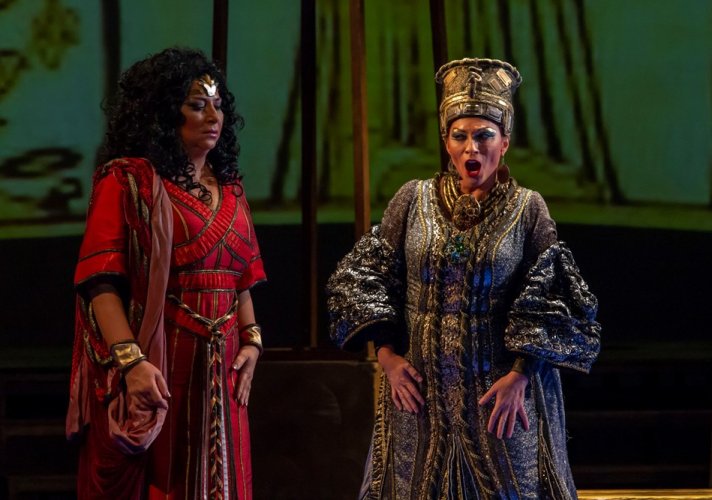 Mecosopran Sanja Anastasia iz Nemačke gostovala kao Amneris u Verdijevoj „Aidi“, naslovnu ulogu pevala Jasmina Trumbetaš Petrović