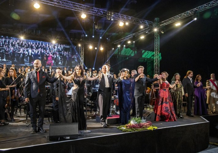 На Савској променади одржан спектакуларни Гала концерт поводом сто година од оснивања ансамбла Опере Народног позоришта у Београду
