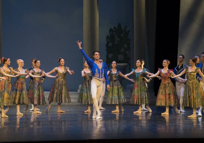 Солисти Јовица Бегојев, Милош Маријан и Карлос Алварадо први пут наступили у балету „Лабудово језеро“