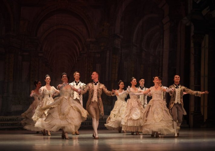 U čast 180 godina rođenja P.I.Čajkovskog, na Velikoj sceni održan Svečani koncert Baleta Narodnog pozorišta