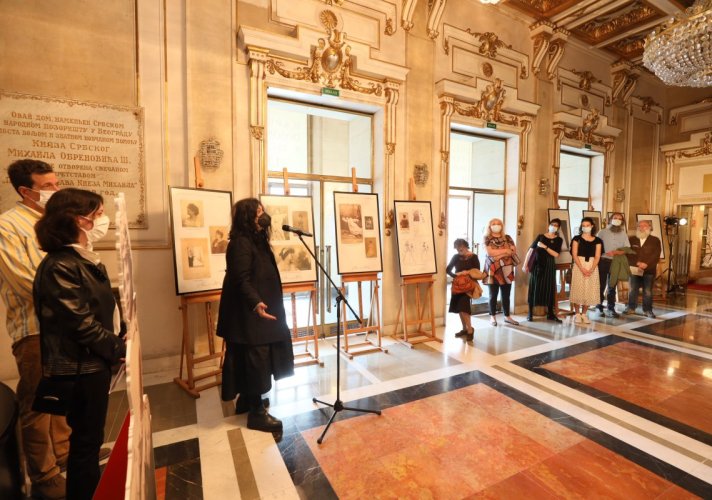 U foajeu Velike scene, u okviru manifestacije „Muzeji za 10“, otvorena izložba „Vela Nigrinova, zvezda i inspiracija“ autorke Vanje Kosanić