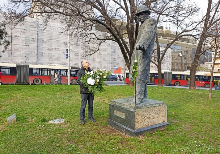 Upravnik Narodnog pozorišta Svetislav Goncić položio venac na spomenik Branislavu Nušiću