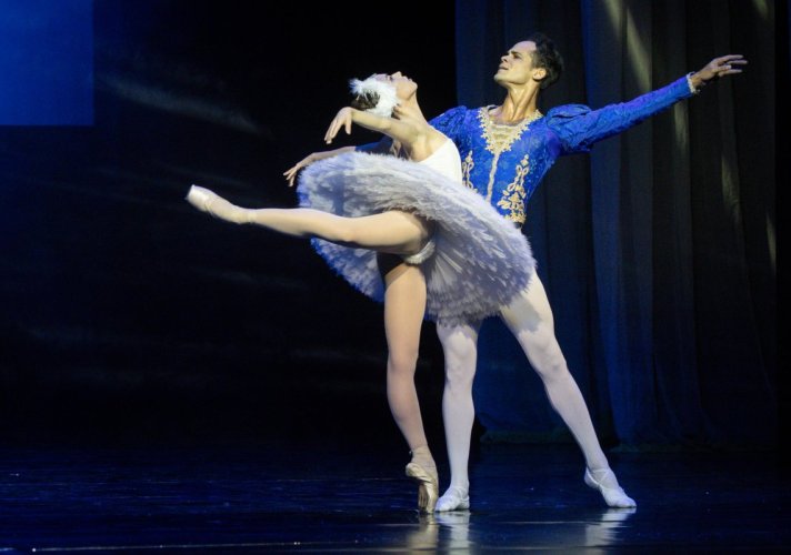 Solisti Baleta Margarita Čeromuhina i Hoze Iglesijas premijerno u „Labudovom jezeru“